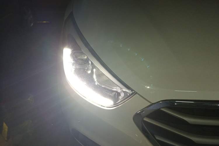 Used Hyundai ix35 2013 2.0L Automatic Two-Wheel Drive Smart GLS China IV Standard
