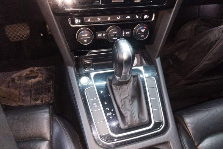 Used Volkswagen Magotan 2018 Facelift 330TSI DSG Luxury Model
