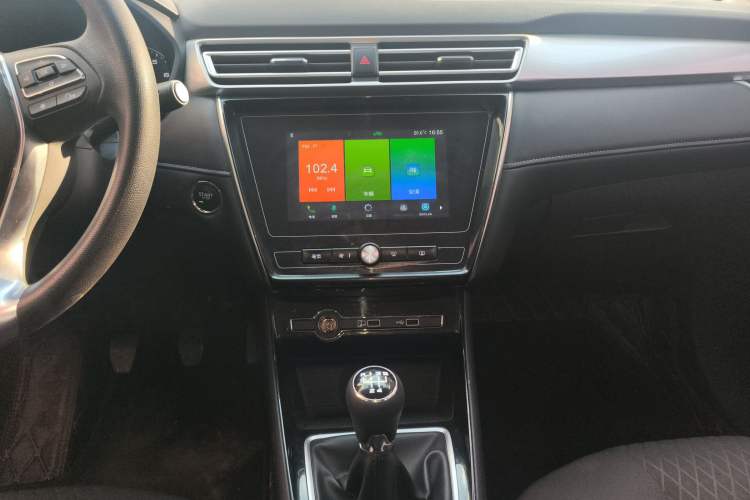 Used Roewe i5 2020 1.5L Manual 4G Connect Luxury Edition
