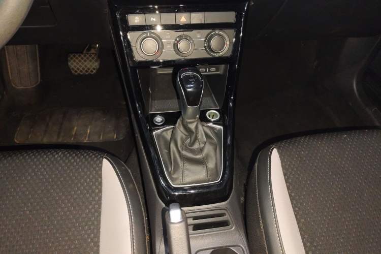 Used Volkswagen Tacqua 2023 200TSI DSG Joy-Connect Edition
