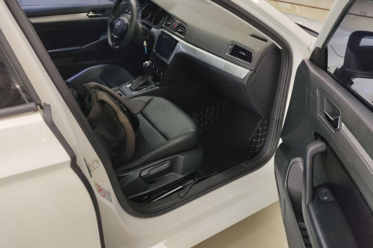 Used Volkswagen Lamando 2018 230TSI DSG Fashion Edition
