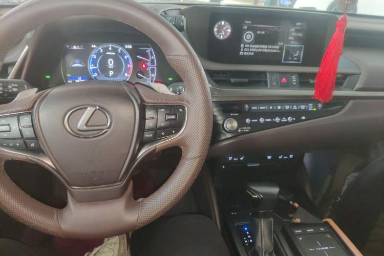 Used Lexus ES 2020 200 Excellence Edition