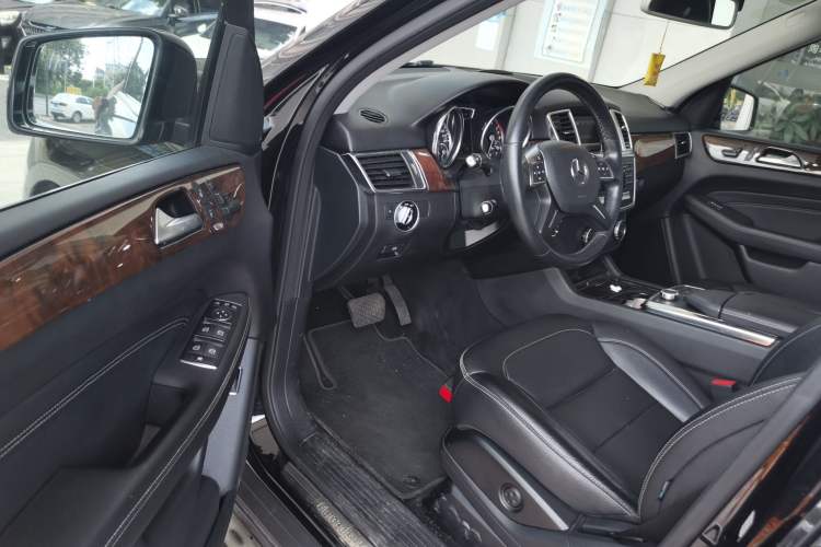 Used Mercedes-Benz M-Class 2014 ML 400 4MATIC Dynamic Model
