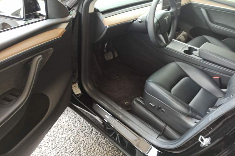 Used Tesla Model Y 2022 Rear-Wheel-Drive Version