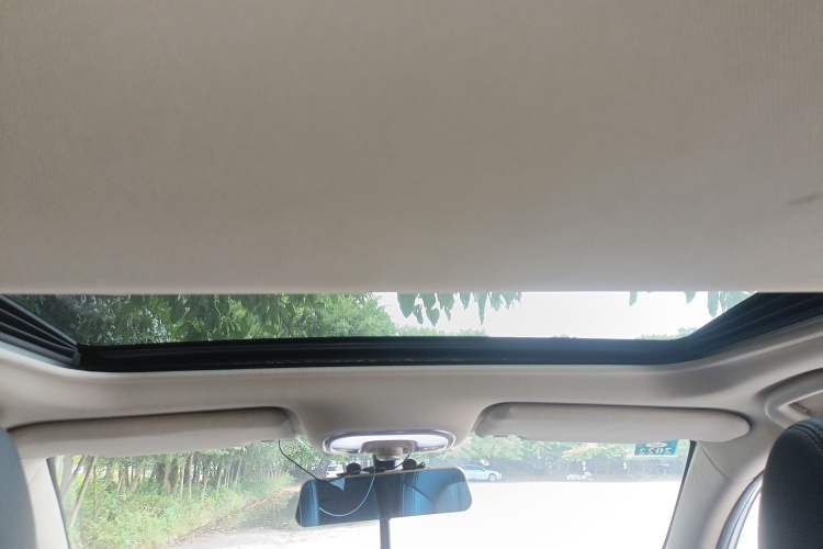 Used BYD Song 2016 GaiShi Edition 1.5TID Automatic Elite Model
