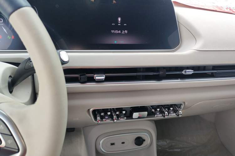 Used ORA Good Cat 2023 401 km Standard Range Prestige Version Lithium Iron Phosphate
