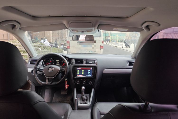 Used Volkswagen Sagitar 2015 230TSI Automatic Comfort Version
