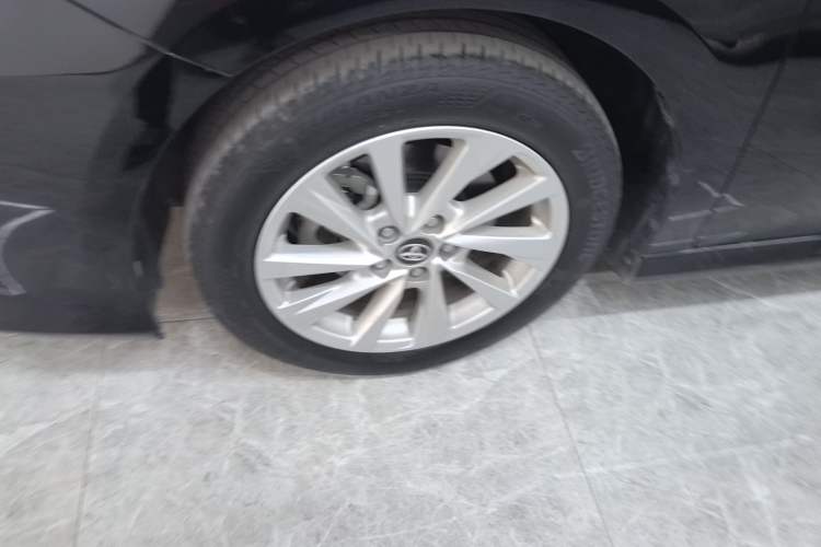 Used Toyota Camry 2021 2.0G Luxury Edition
