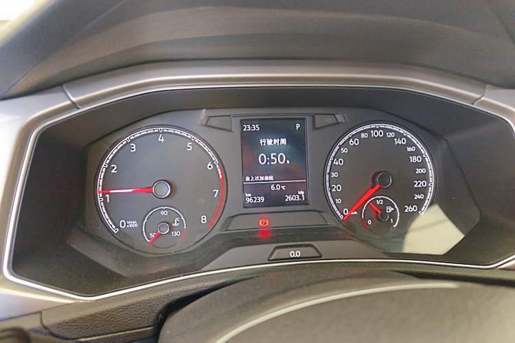 Used Volkswagen T-ROC 2019 230TSI DSG Two-Wheel-Drive Advanced Version China VI Standard
