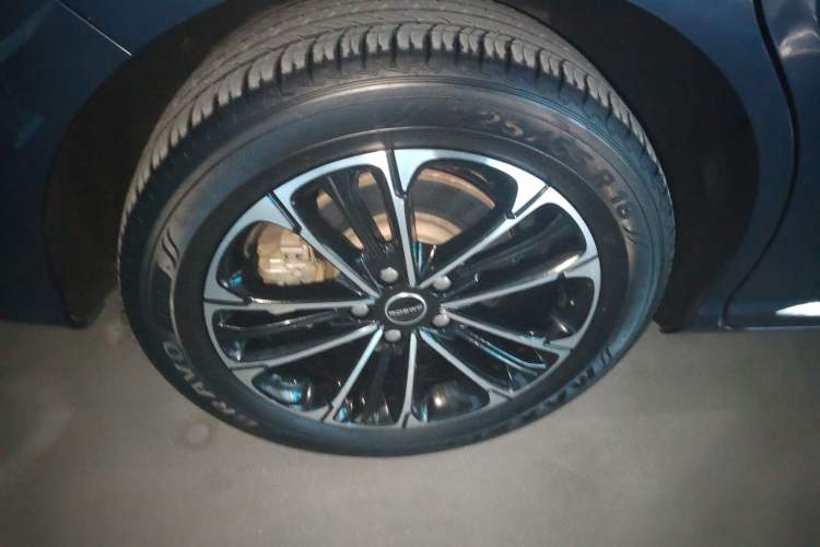 Used Roewe iMAX8 2022 400TGI Celebration Edition
