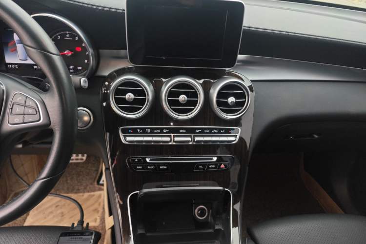 Used Mercedes-Benz GLC 2018 GLC 260 4MATIC Dynamic Edition
