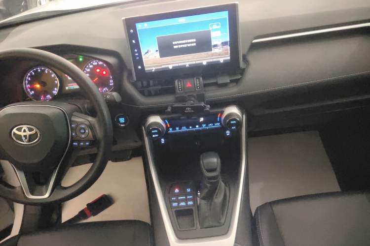 Used Toyota Wildlander 2020 2.0L CVT 4x4 Luxury Edition
