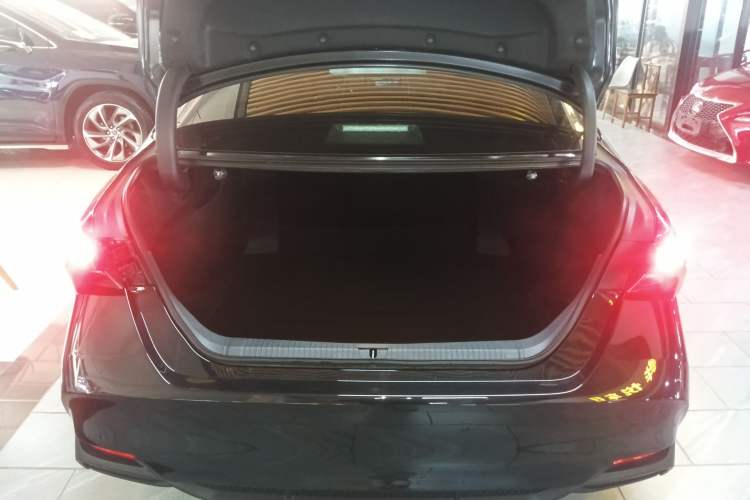 Used Toyota Avalon 2022 Dual-Engine 2.5L Luxury Edition
