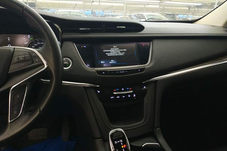 Used Cadillac XT5 2018 25T Luxury Model