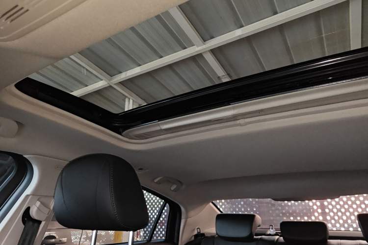 Used Hongqi H5 2022 Classic Model Facelift 1.8T Automatic Smart Connect Flagship Edition
