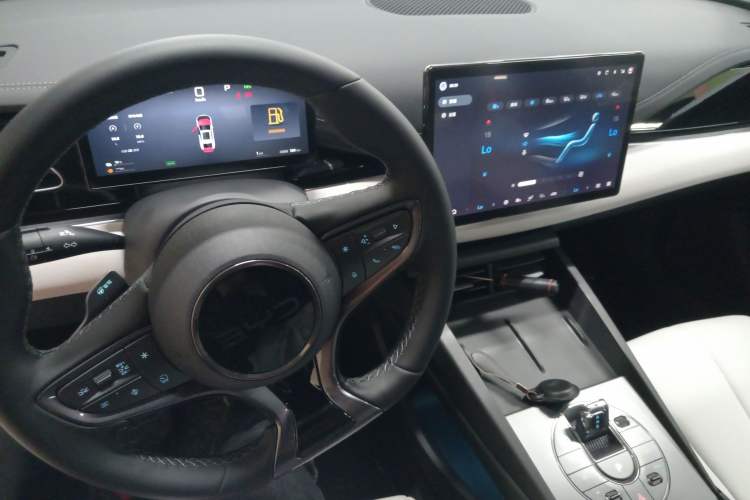 Used BYD Seal 06 New Energy 2025 DM-i Smart Drive 80KM Luxury Model
