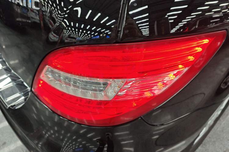 Used Mercedes-Benz R-Class 2014 R 320 4MATIC Business Model
