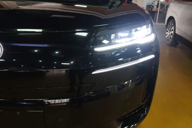 Used Denza N9 2025 Flagship Model
