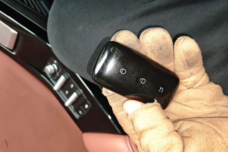 Used  L6 2025 EM-i 140km Starship Edition
