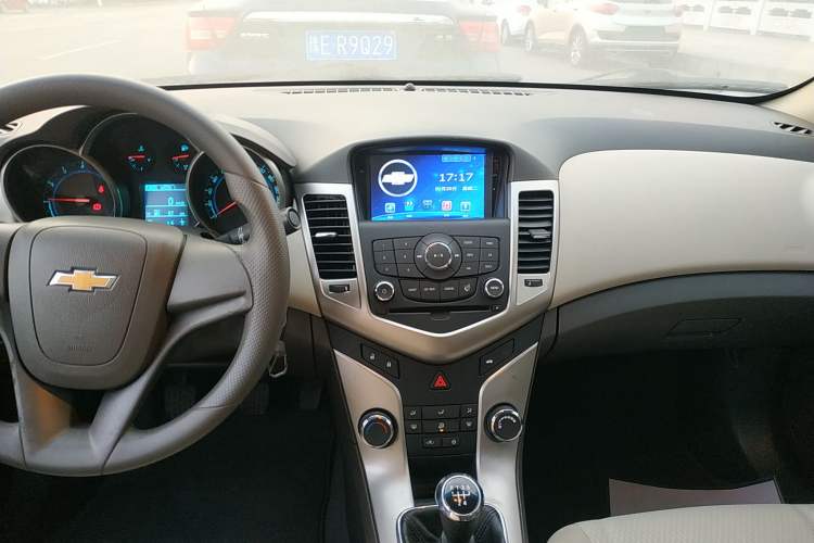 Used Chevrolet Cruze 2015 1.5L Classic SL MT
