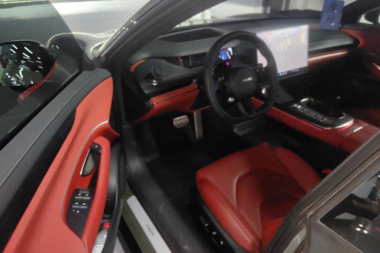 Used  SU7 2024 Four-Wheel Drive Ultra-Long Range Advanced Intelligent Driving Max Edition
