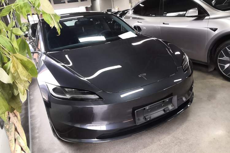 Used Tesla Model 3 2025 Rear-Wheel-Drive Version
