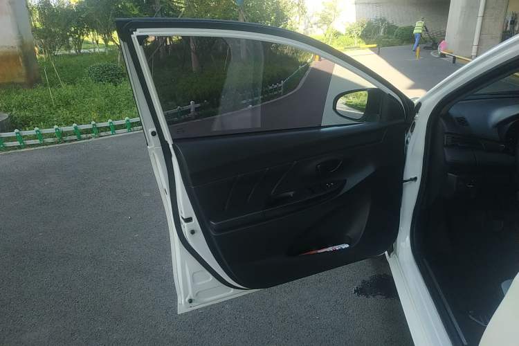 Used Toyota YARiS L 2020 1.5L CVT Leading Edition
