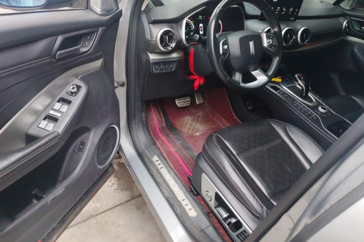 Used Wey VV6 2018 2.0T Two-Wheel Drive Flagship Version China V Standard
