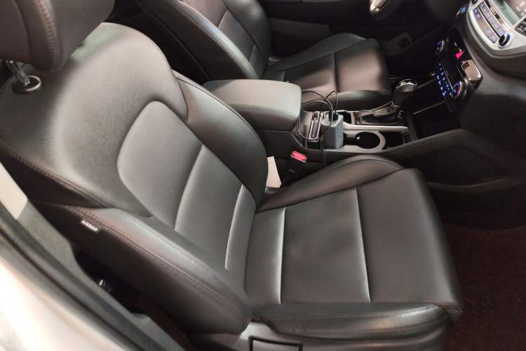 Used Hyundai Tucson 2015 1.6T Dual-Clutch Two-Wheel-Drive Smart Model
