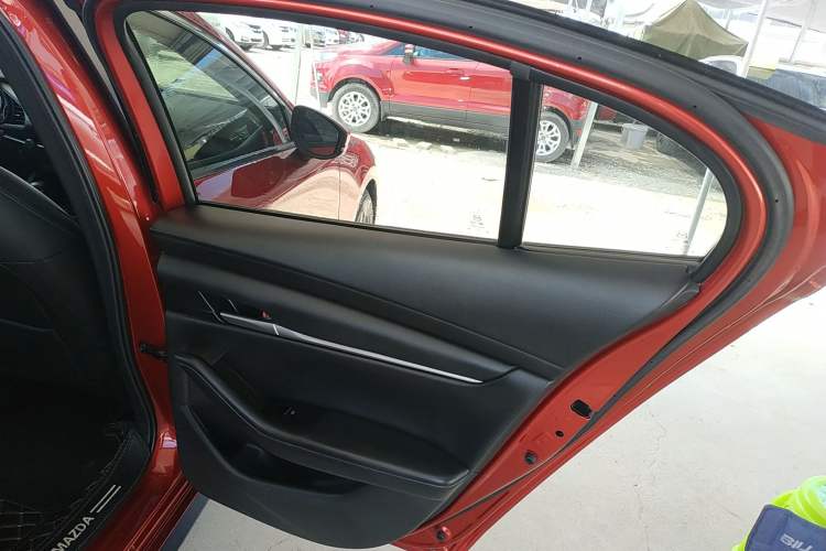 Used Mazda Mazda 3 Axela 2020 1.5L Automatic Luxury Version
