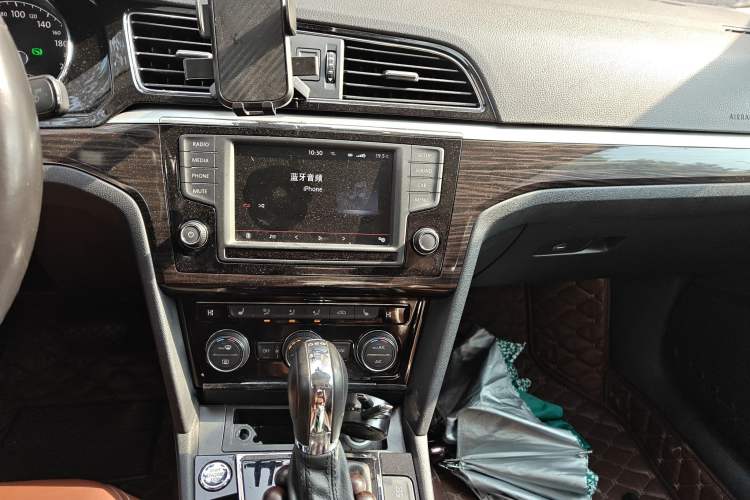 Used Volkswagen Lamando 2015 280TSI DSG Luxury Edition