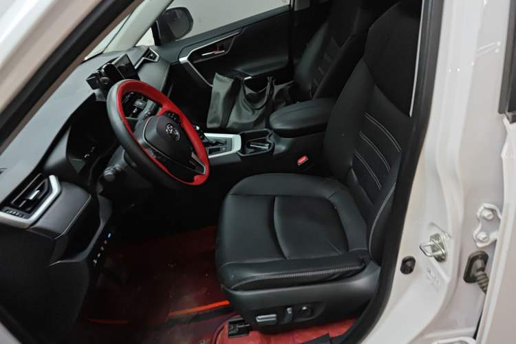 Used Toyota RAV4 2023 Dual-Engine 2.5L E-CVT Two-Wheel Drive Elite Plus Edition
