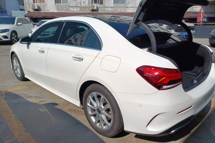 Used Mercedes-Benz A-Class 2021 A 200 L Sport Sedan Fashion Model
