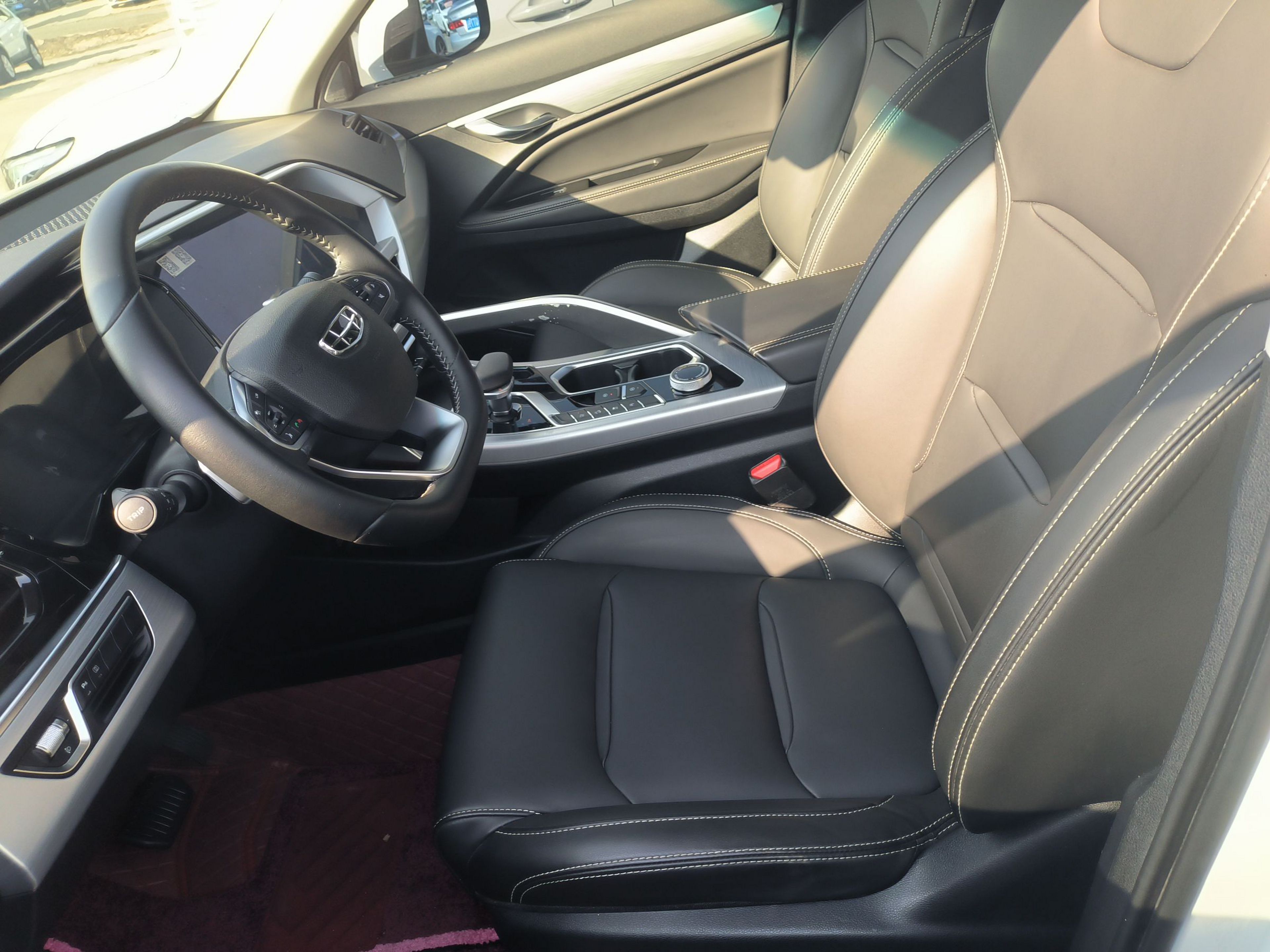 Переднее сиденье в автомобиле