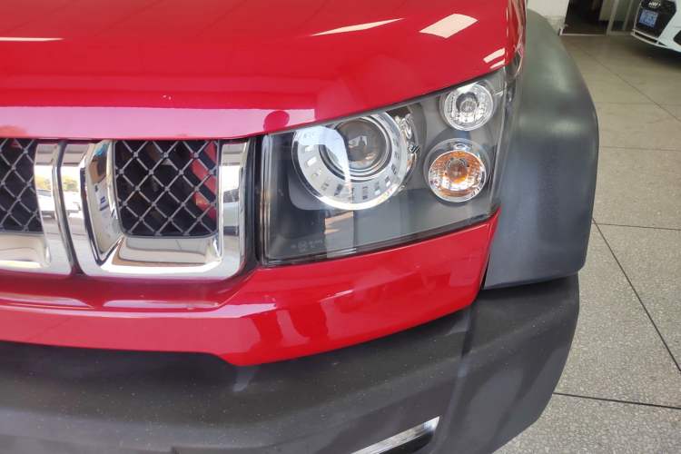 Used  BJ40 2018 40L 2.0T Manual Diesel Four-Wheel Drive Prestige Edition
