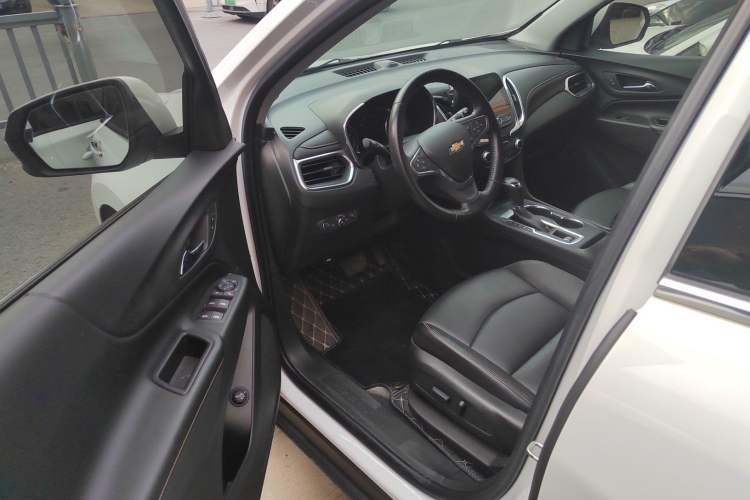 Used Chevrolet Equinox 2019 535T Automatic YuJie Edition China VI
