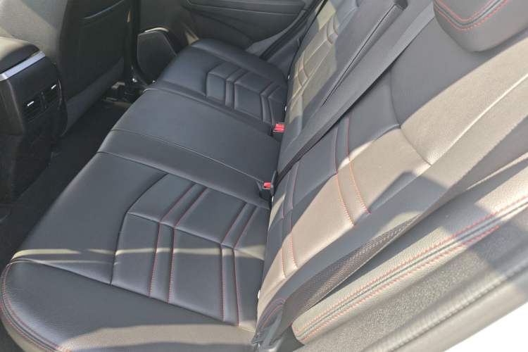 Used Dongfeng Aeolus AX7 2016 2.0L Manual Zhuyue Model
