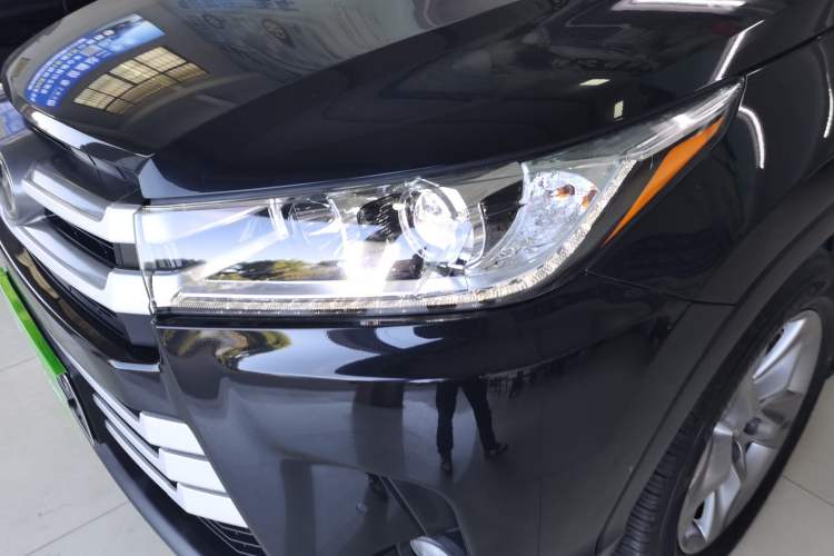 Used Toyota Highlander 2018 2.0T Two-Wheel Drive Luxury Edition 7 Seats China VI Standard
