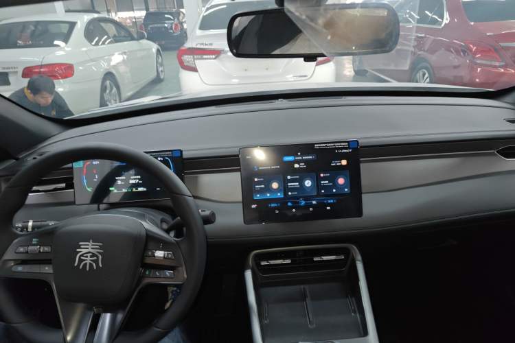 Used BYD Qin PLUS 2025 DM-i Smart Drive 55KM Leading Model
