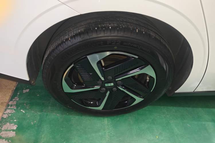 Used  L6 2023 125km MAX