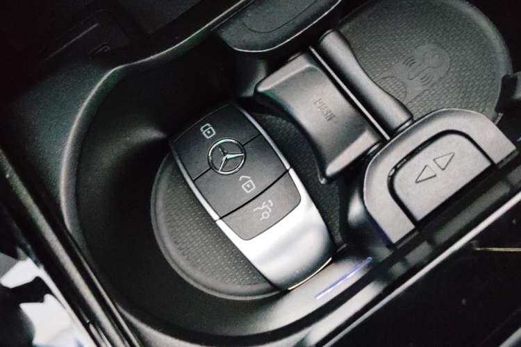 Used Mercedes-Benz A-Class 2020 Restyled A 200 L Sport Sedan Fashion Version
