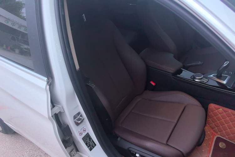 Used BMW 3 Series 2019 320Li Fashion Model
