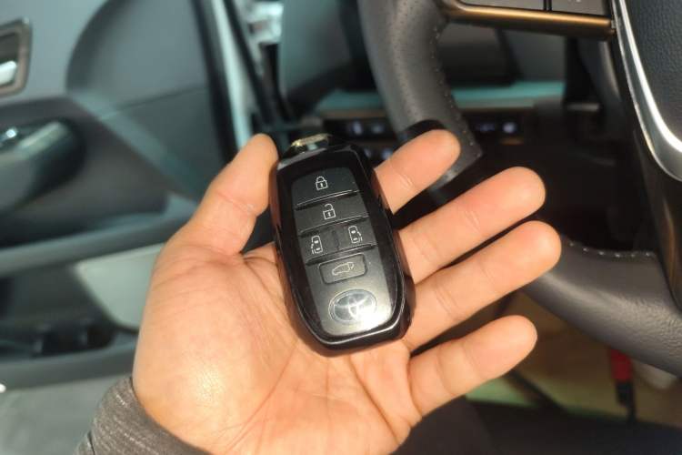 Used Toyota Sienna 2024 2.5L Hybrid Four-Wheel Drive Prestige Edition
