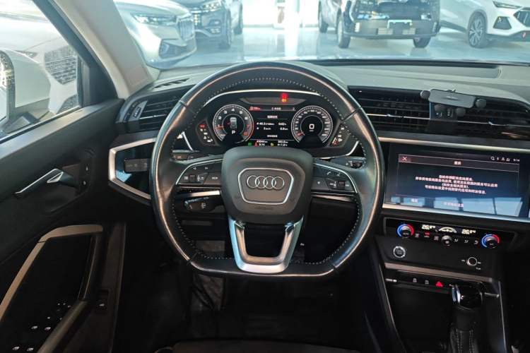 Used Audi Q3 2022 35 TFSI Fashion Dynamic Model