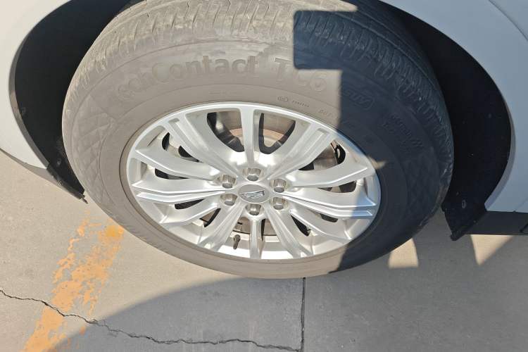 Used Cadillac XT5 2018 25T Tech Model
