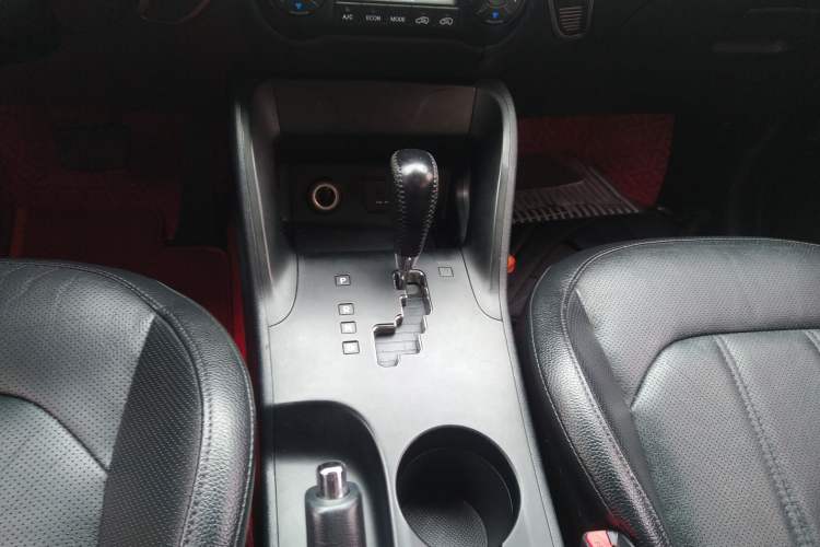 Used Hyundai ix35 2015 2.0L Automatic 2WD Smart Type China IV
