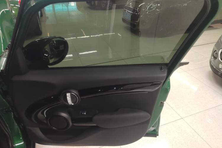 Used  MINI 2022 1.5T COOPER Classic Edition Five-Door Version
