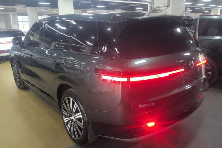 Used Denza N9 2025 Flagship Model
