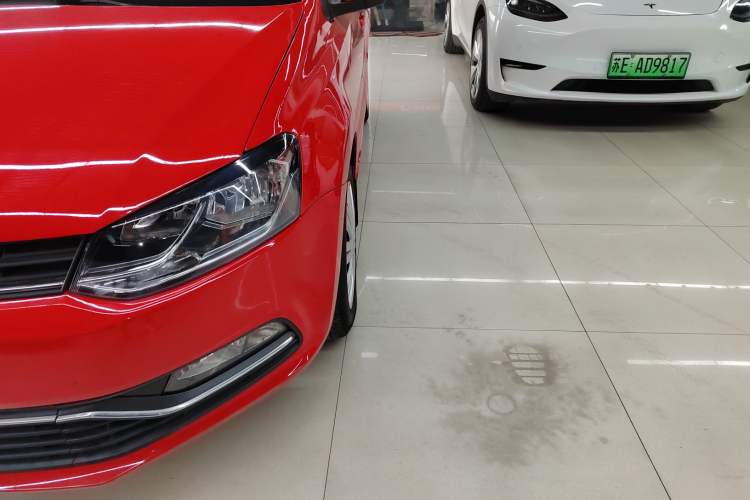 Used Volkswagen Polo 2016 1.6L Automatic Comfort Model