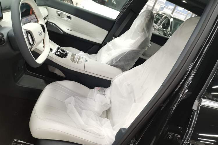 Used  Galaxy Xingjian 7 EM-i 2025 120km Exploration+ Version
